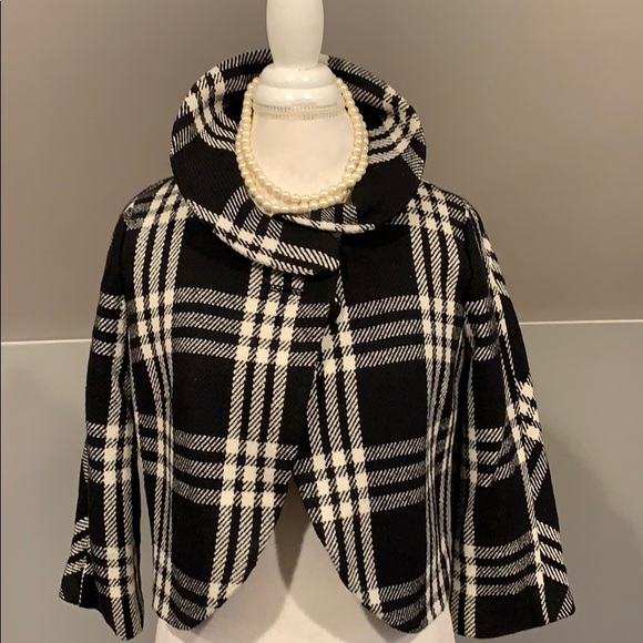Grace Elements Jackets & Blazers - Cropped Plaid Jacket